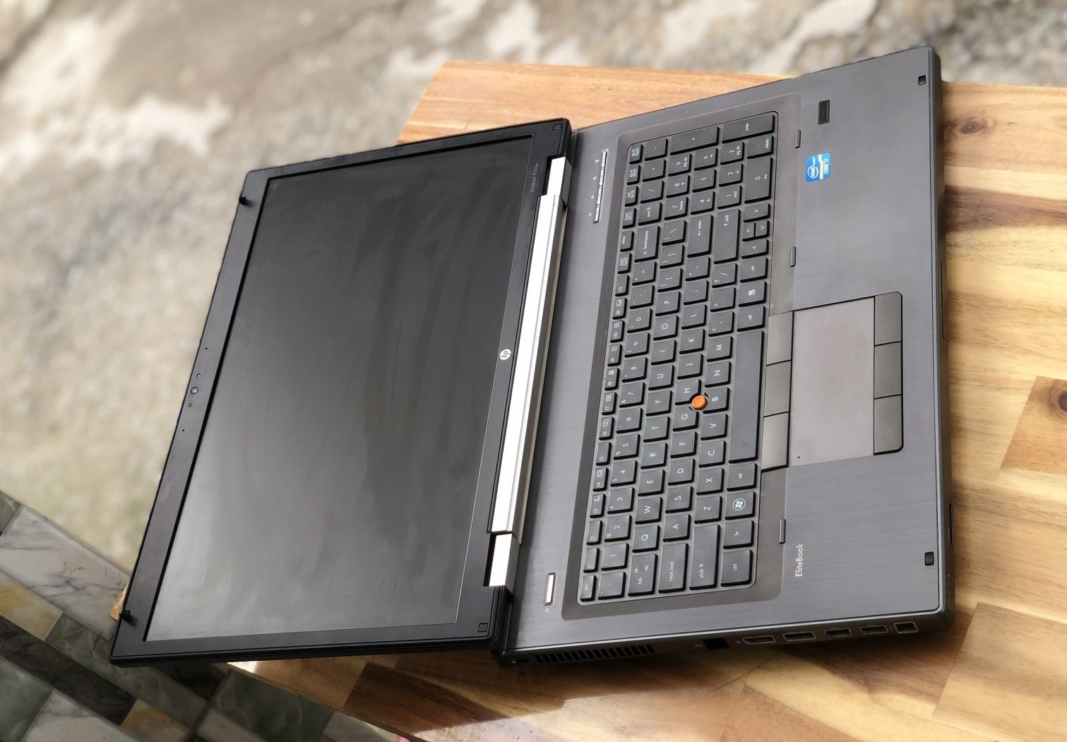 bán laptop cũ hp 8760w i7 card rời