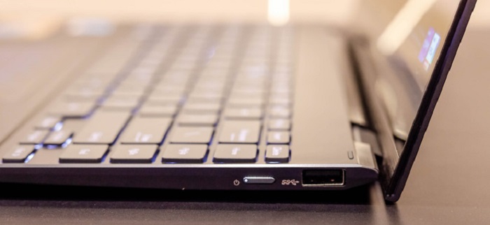 Asus ZenBook Flip S UX371 - Cuộc cách mạng màn hình OLED trên laptop