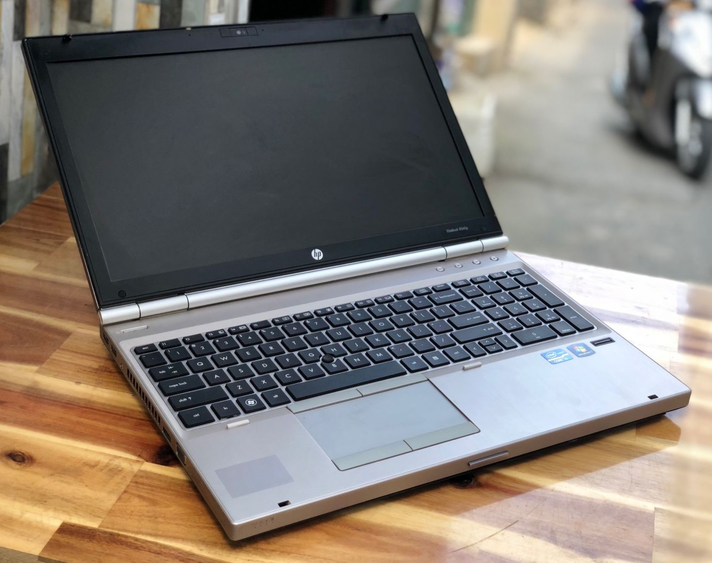 bán laptop cũ hp elitebook 8570p card rời