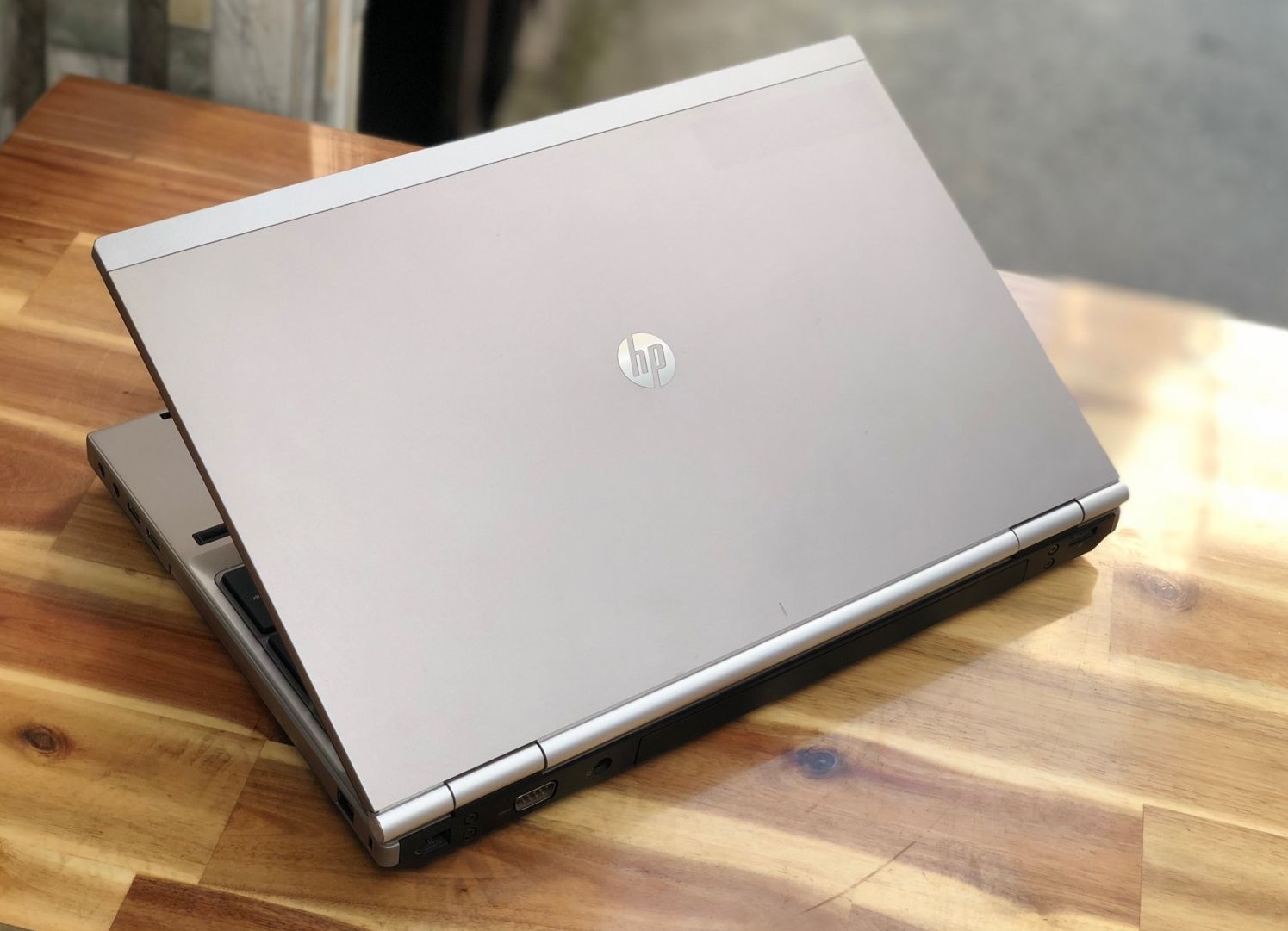 bán laptop cũ hp elitebook 8570p card rời